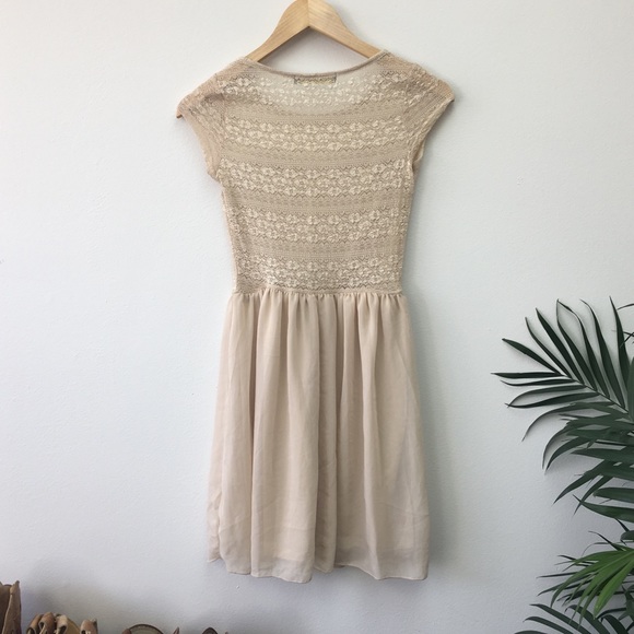 🎉 Finn & Clover Short Sleeve Lace Dress - Picture 5 of 6